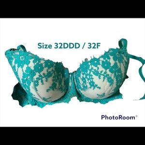 Victoria’s Secret bra size 32DDD / 32F